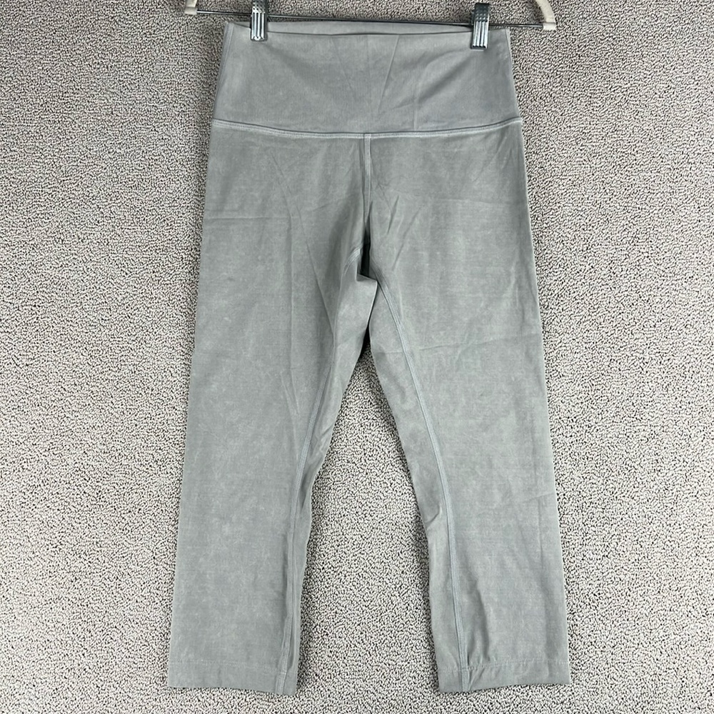 Lululemon Leggings High Waisted Distressed Gray Capri Womens Size 6 Yoga Pants